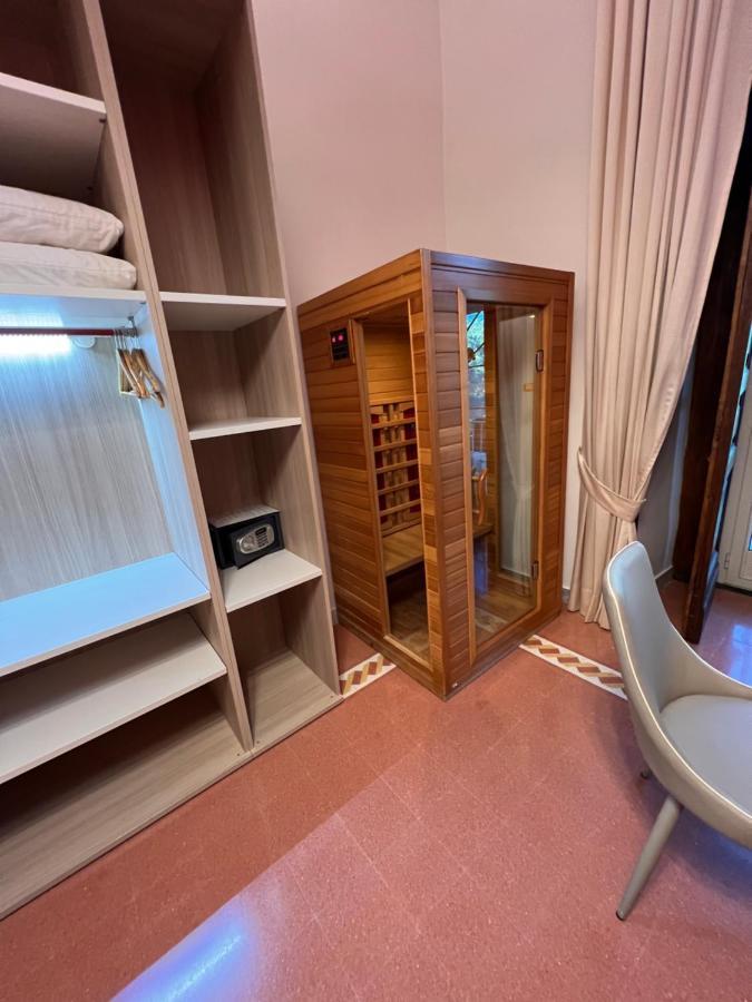ホテル ナポリ ミリオナーリア B ＆ B エクステリア 写真