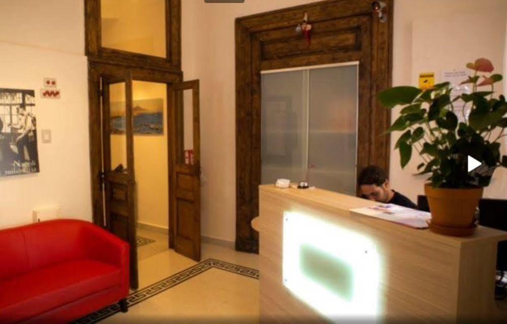 ホテル ナポリ ミリオナーリア B ＆ B エクステリア 写真