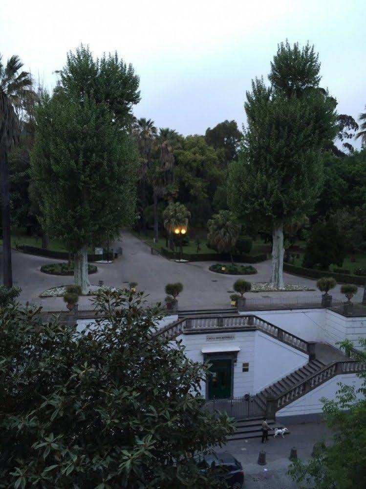 ホテル ナポリ ミリオナーリア B ＆ B エクステリア 写真